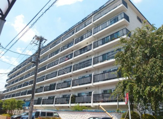 秀和東十条レジデンスの外観