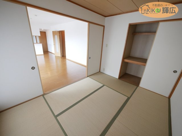 ロワイヤル飾磨　3階の和室