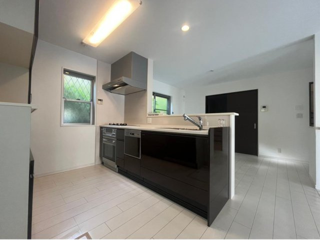 兵庫県西宮市苦楽園　オーナーチェンジ店舗付住宅「リフォーム済」「利回り7.0％」のキッチン