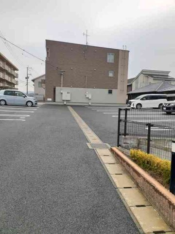 アルモニー　玉名の駐車場