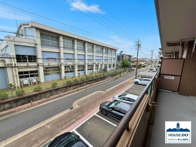 ◆ライオンズマンション引山◆3LDK南向き住戸！の展望|2階バルコニーからの景色です。
ゆとりあるスペースで、ガーデニングや、心地良い風を感じながらのリラックスタイムも過ごせます。
