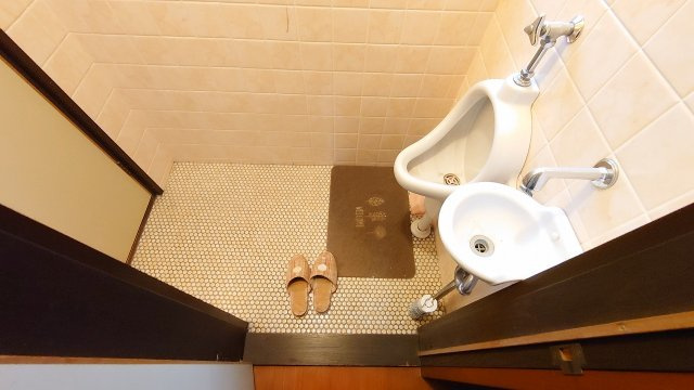 【トイレ】 | くすの木台　５ＤＫ＋店舗、駐車場敷地 | １Ｆの男性トイレ、お手洗い