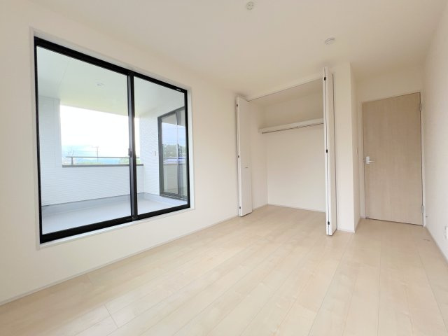 瑞穂町箱根ヶ崎　新築戸建全2棟の洋室|【洋室2】収納スペース