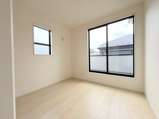 瑞穂町箱根ヶ崎　新築戸建全2棟の洋室|【洋室3】5.0帖