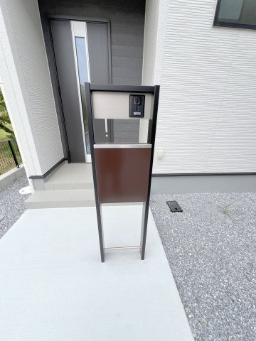 瑞穂町箱根ヶ崎　新築戸建全2棟の玄関|安全・安心・便利なＴＶモニター付インターホン