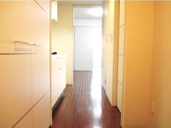 レジデンス上前津スクエア(旧プライムアーバン上前津)の玄関