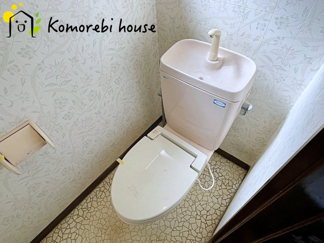 桶川市末広　中古戸建のトイレ|ゆったりとした空間のトイレです