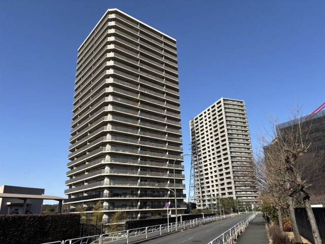 高級感の有る内廊下、プライバシー保護、防犯面に優れた天候に左右されない快適な環境です。