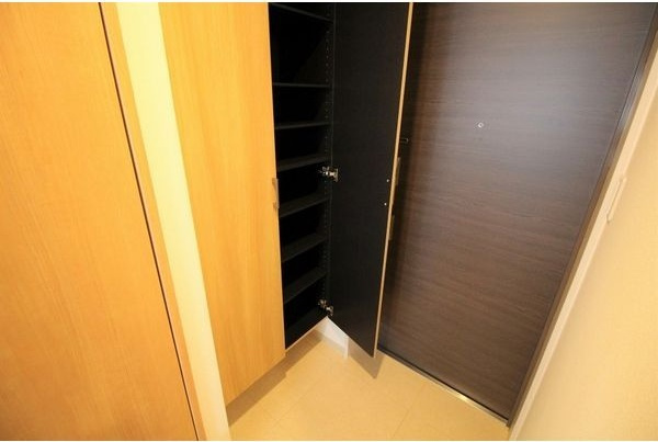 シティライツYATOMIDORIの玄関