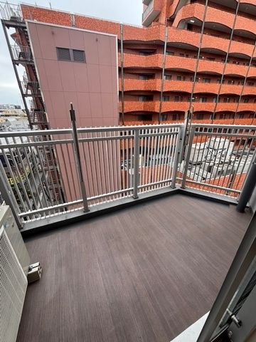 レジディア三軒茶屋のバルコニー