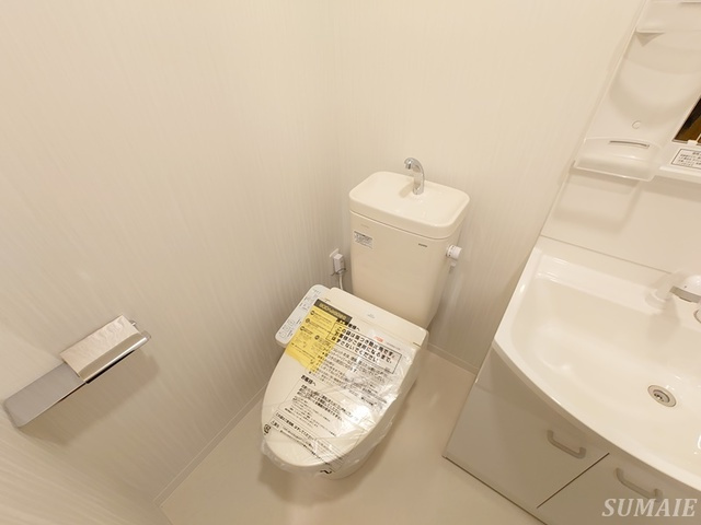 リタ王子神谷のトイレ|温水洗浄便座付トイレです☆