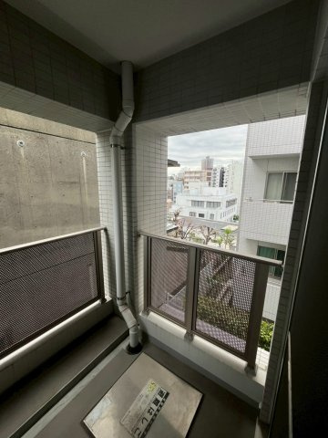 【バルコニー】