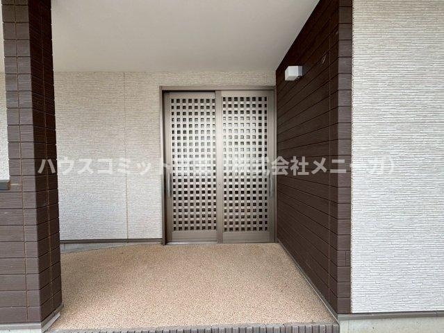 八街は　平屋の中古戸建の玄関