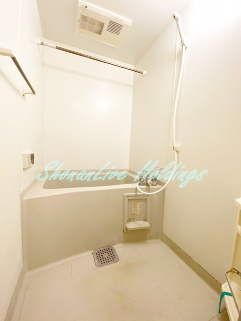 藤沢市鵠沼藤が谷４丁目のアパートの浴室