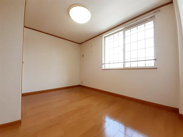 レーヴフロンスBの寝室|※左右反転タイプ