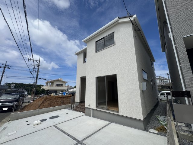 読谷村比謝（全2棟）の外観|1号棟　並列駐車3台可♪