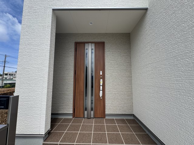 読谷村比謝（全2棟）の玄関|1号棟　スマートキー付き♪