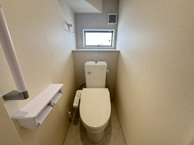 読谷村比謝（全2棟）のトイレ|1号棟　温水洗浄便座♪