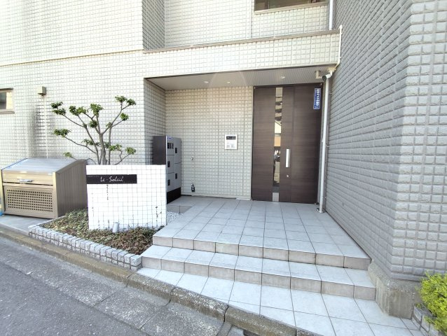 ラ・ソレイユのエントランス