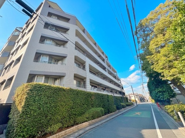 クレストフォルム中野弥生町の外観|2007年4月築「クレストフォルム中野弥生町」
通勤通学に便利な立地です