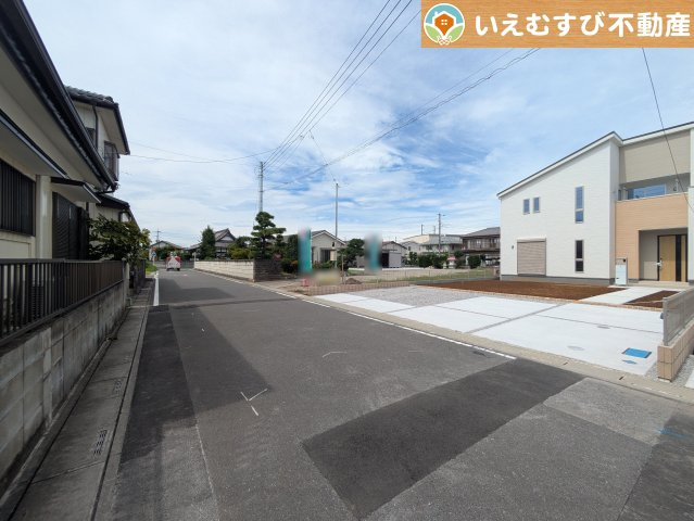 Livele Garden.S　行田棚田町の前面道路含む現地写真|充分な広さの6ｍ前面道路
間口が広くお車の出し入れも問題なく行えるスペースが確保されています♪