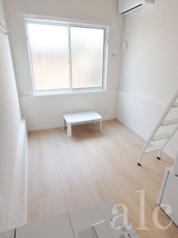 ソフィアシュガー(家具付き☆)のバルコニー|同建物別部屋参考写真。バルコニーはありませんが室内干し設備があります。敷金礼金ゼロ☆初期安☆家具家電付き☆