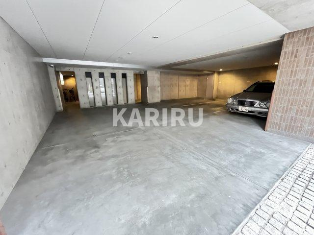 アーバネックス京橋の駐車場