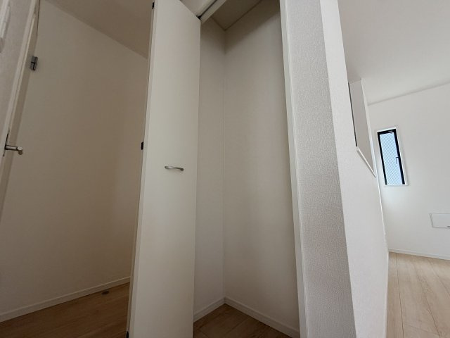 【収納】 | 練馬区大泉町3丁目　新築一戸建住宅　全2棟　（成増店） | リビング内にも収納完備。
