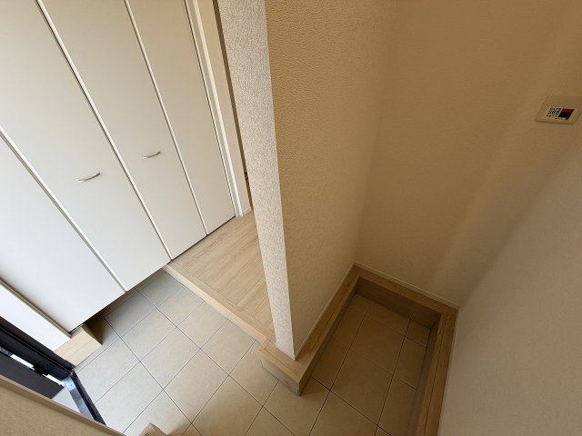 【玄関】 | 練馬区大泉町3丁目　新築一戸建住宅　全2棟　（成増店） | フリースペースタイプの土間収納もございます。