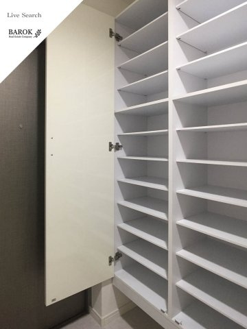 フィールズ大手門の玄関