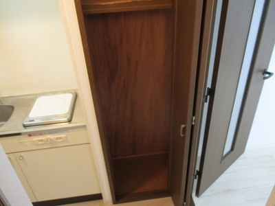 【収納】 | 中市マンション | 大切な衣類を収納できるクローゼットです
