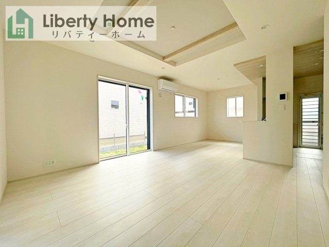 土浦市小岩田東２丁目6期　新築戸建　2号棟の居間・リビング