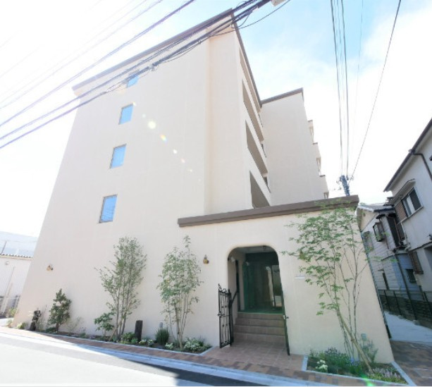 ルマルシェ下穂積の外観