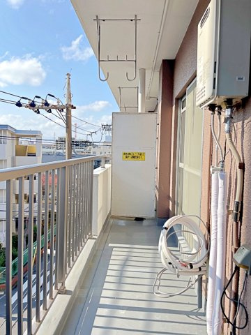 タウンハイツ亀有2号棟のバルコニー|ドキドキの新生活も、安心してスタート。ぴったりの住まいを見つけませんか？クランディアが一緒に住まい選びをサポートします‼　まずは、お気軽にお問合せください　＃クランディア