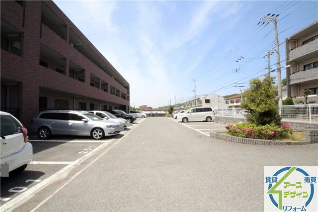 ポレール伊川　Ⅱの駐車場