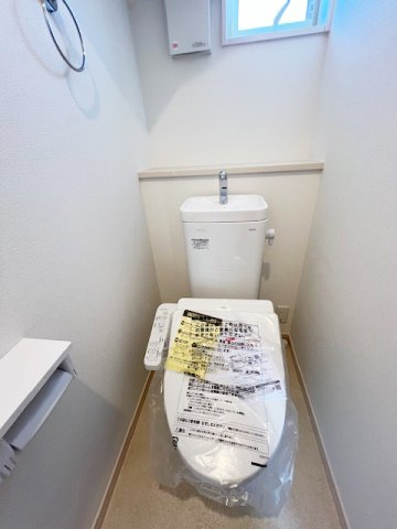 東久留米前沢貸家　２号棟のトイレ|１階のトイレ　2階にも温水シャワー付トイレあります　写真は同じタイプの１号棟です