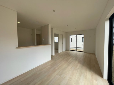 【居間・リビング】 | 亀山市羽若町《3号棟》