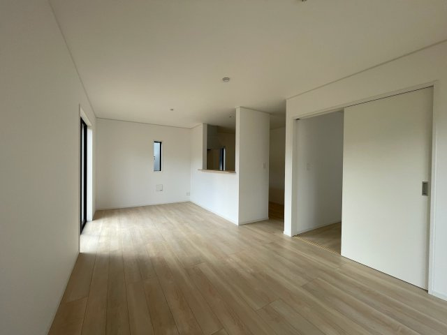 【居間・リビング】 | 亀山市羽若町《3号棟》