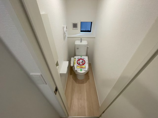 【トイレ】 | 亀山市羽若町《3号棟》 | 1階