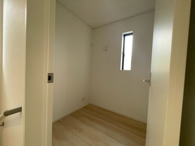 【洋室】 | 亀山市羽若町《3号棟》
