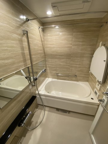 【浴室】 | グランドメゾン新梅田タワーTHE CLUB RESIDENCE | 追い炊き機能、浴室乾燥機もございます。