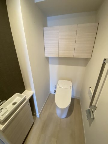 【トイレ】 | グランドメゾン新梅田タワーTHE CLUB RESIDENCE | 手洗い付ウォシュレットトイレ