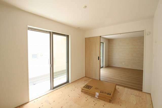 南国市緑ヶ丘3丁目　新築戸建　1号棟【太陽光発電システム】（全4区画）の和室|1F　6.0帖