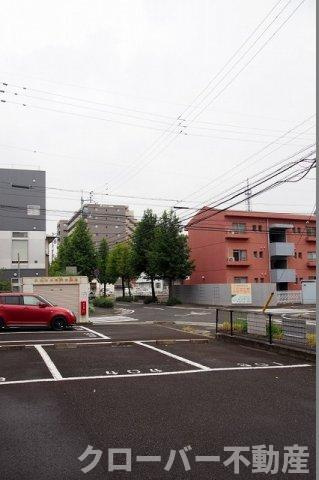 ローフィルドの駐車場