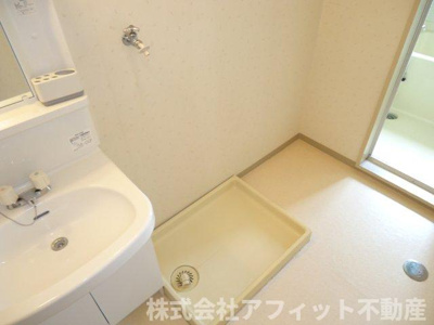 【設備】 | ビバリーヒルズ | 室内洗濯機置場