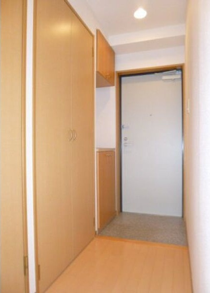 レージュ川原通の玄関