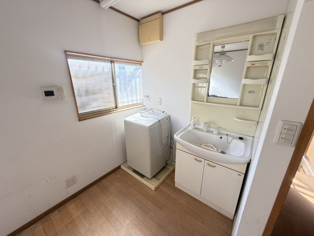 泉佐野市南泉ケ丘1丁目　中古戸建の洗面所