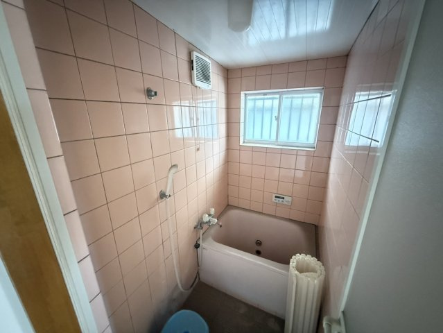泉佐野市南泉ケ丘1丁目　中古戸建の浴室