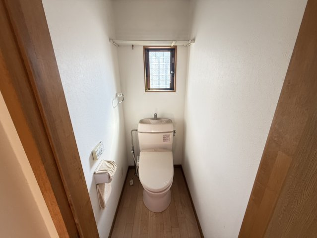 泉佐野市南泉ケ丘1丁目　中古戸建のトイレ