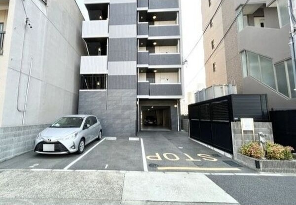 GRANDUKE大曽根の駐車場